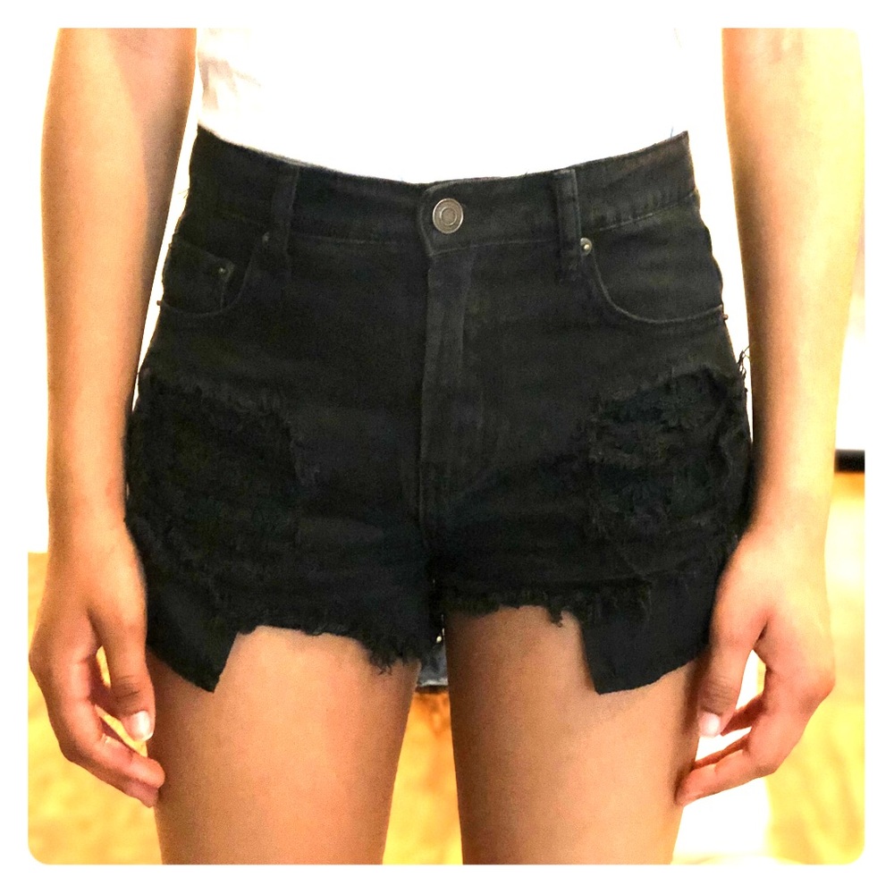 Black long pocketed FOREVER21 high waisted shorts